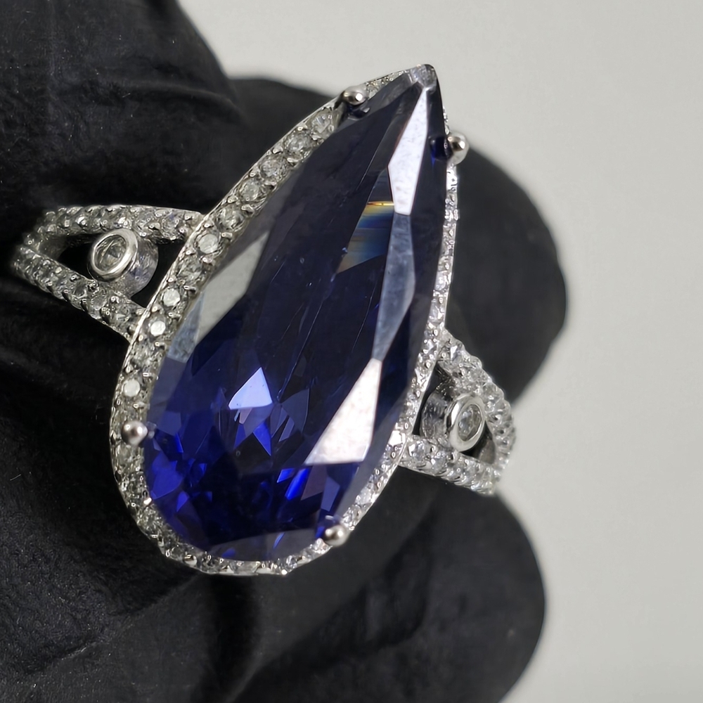 Elegant Sterling Silver 925 and Iolite Teardrop Ring